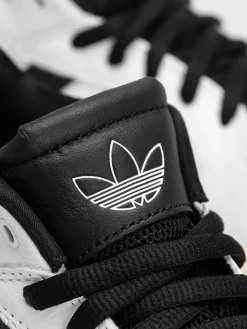 adidas Tyshawn Schuhe