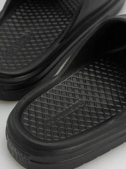 Converse Essential Flip Flops