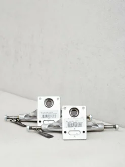 Independent Stg 11 Polished Standard Achsen